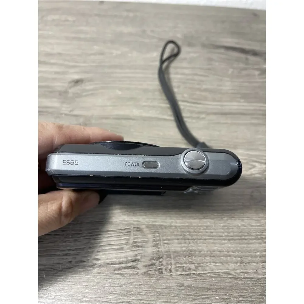 Samsung ES65 10.2MP Black Digital Camera Untested As Is No Charger Y2K Digicam